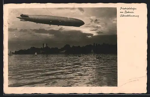 AK Friedrichshafen am Bodensee, Sonnenuntergang mit Zeppelin