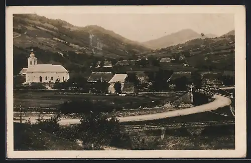 AK Volosianka, Panorama mit Kirche und Brücke