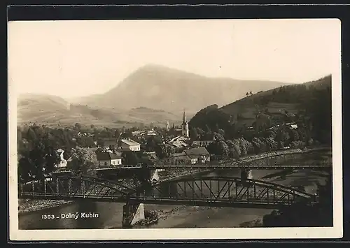 AK Dolný Kubin, Ortsansicht mit Brücke und Bergblick
