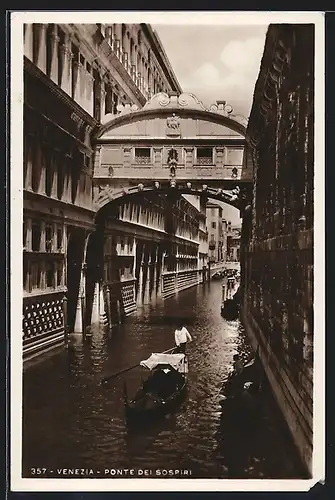 AK Venedig / Venezia, Ponte dei Sospiri, Gondel und Seufzerbrücke