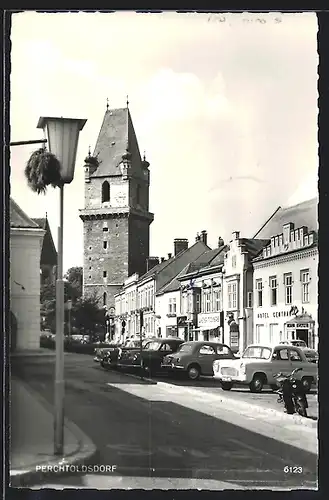 AK Perchtoldsdorf, Strassenpartie mit Hotel Central