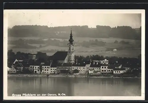 AK Gross Pöchlarn an der Donau, Uferpartie mit Kirche