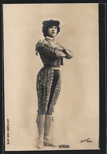 Foto-AK Atelier Reutlinger, Paris, Theaterschauspielerin Otero in Kostüm mit Hut