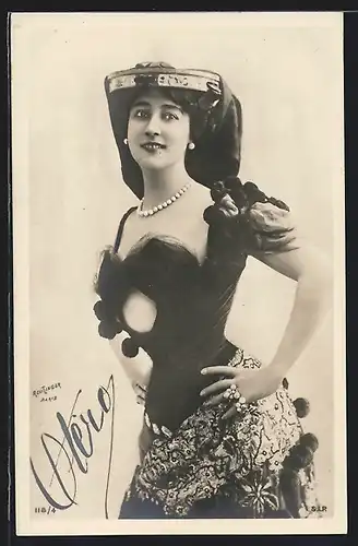 Foto-AK Atelier Reutlinger, Paris: junge Dame im Kostüm, Otero Tanz