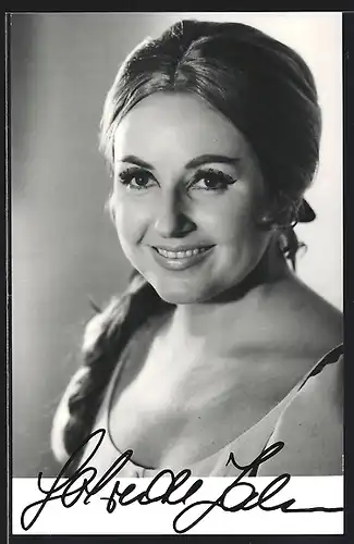 AK Opernsängerin Gertrude Jahn am Lächeln, mit original Autograph