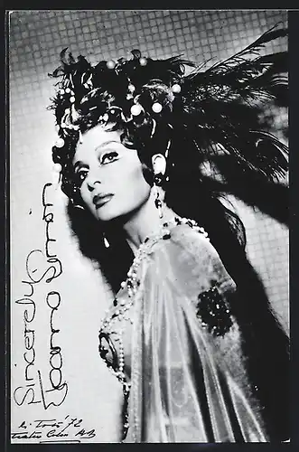 AK Opernsängerin Joanna Simon mit Federschmuck, mit original Autograph