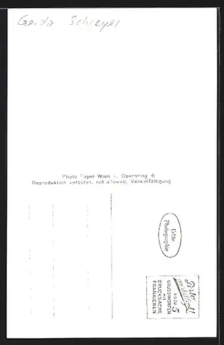 AK Opernsängerin Gerda Schreyer mit Fächer, mit original Autograph