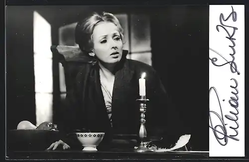 AK Opernsängerin Lilian Sukis auf der Bühne, mit original Autograph