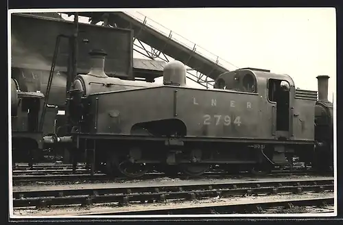 AK Englische Eisenbahn-Lokomotive mit Nr. 2794 der LNER