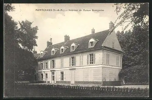 AK Montceaux, Intérieur de Maison Bourgeoise
