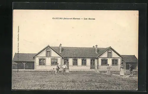 AK Gastins, Les Ecoles, Schule im Sonnenschein