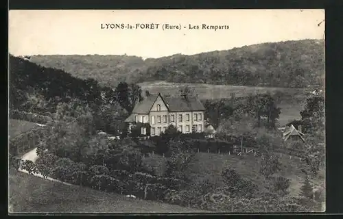 AK Lyons-la-Forêt, Les Remparts