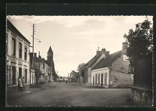 AK La Madeleine-de-Nonnancourt, La Rue principale, Strassenpartie