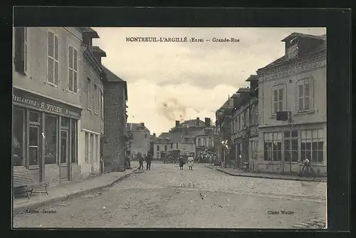 AK Montreuil-l`Argillé, Grande-Rue, Strassenpartie