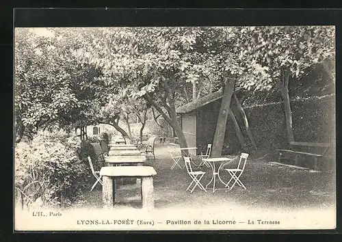 AK Lyons-la-Forêt, Pavillon de la Licorne, La Terrasse