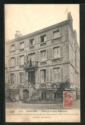 AK Louviers, Hotel de la Sous-Préfecture, Hund im Blumenkasten