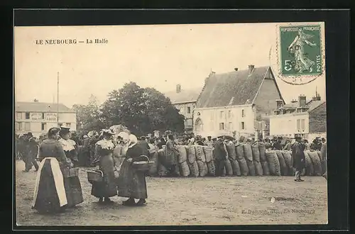 AK Le Neubourg, La Halle