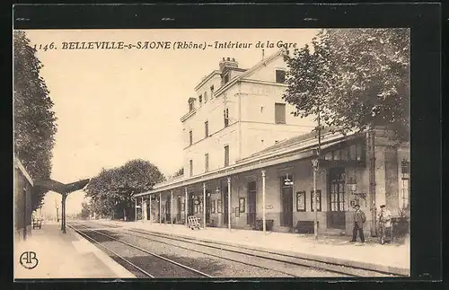 AK Belleville-s-Saone, Interieur de la Gare