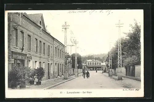 AK Louviers, la Gare, Strasse zum Bahnhofsgebäude