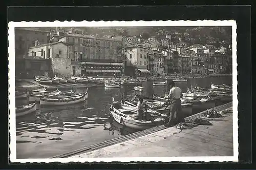 AK Villefranche-sur-Mer, Le Port, Am Hafen