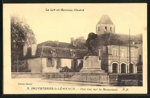 AK Sauveterre-la-Lémance, Une vue sur le Monument