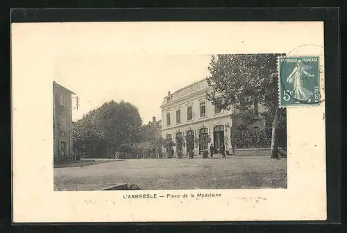 AK L`Arbresle, Place de la Madeleine