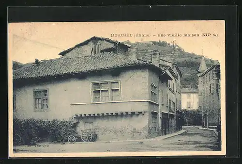 AK Beaujeu, Une vieille maison