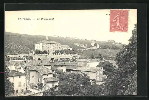 AK Beaujeu, Le Pensionnat