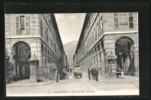 AK Chambéry, la Rue des Portiques