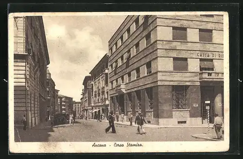 AK Ancona, Corso Stamira, Automobile und Passanten in der Strasse