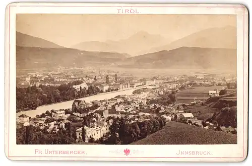 Fotografie Fr. Unterberger, Innsbruck, Ansicht Innsbruck, Gesamtansicht von der Weierburg gesehen