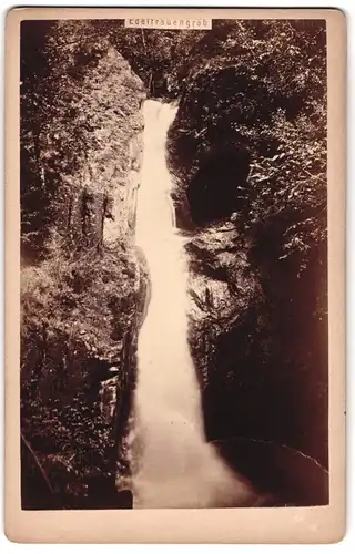 Fotografie Fotograf unbekannt, Ansicht Ottenhöfen /Schwarzwald, Wasserfall Edeltrauengrab