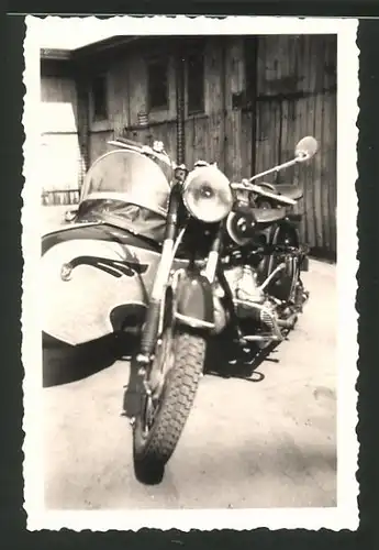 Fotografie Motorrad mit Seitenwagen, Krad mit Boxer-Motor