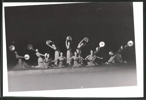 Fotografie Wien-Bild, Ansicht Wien, Konzerthaus, Tänzerinnen am 7.6.1944 der Tanzgruppe Lilly von Wieden