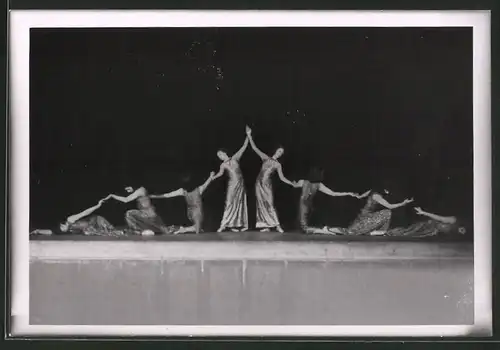 Fotografie Wien-Bild, Ansicht Wien, Tanzgruppe Lilly von Wieden, Tänzerinnen Bühnenszene im Konzerthaus 7.6.1944