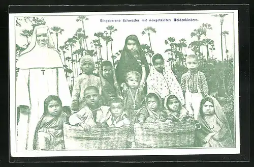 AK Eingeborene Schwester mit neugetauften Heidenkindern