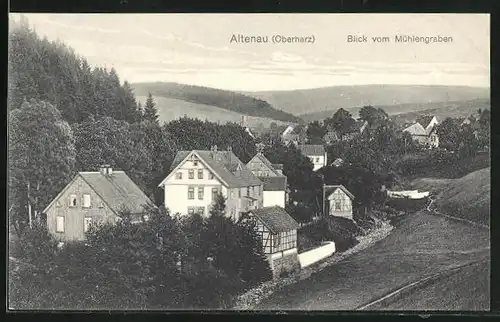 AK Altenau / Oberharz, Blick vom Mühlengraben auf den Ort