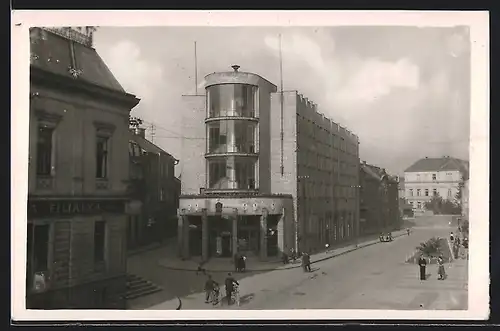 AK Zilina, Strassenpartie mit modernem Gebäude