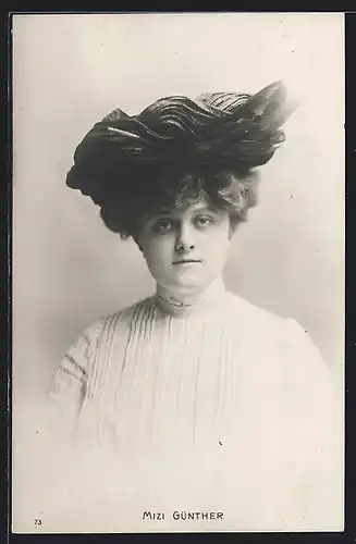 AK Opernsängerin Mizzi Günther mit einem Hut