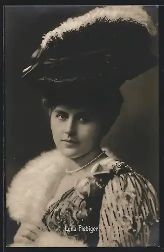 AK Opernsängerin Erna Fiebiger mit einem Hut