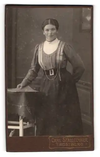 Fotografie Carl Stallechner, Trostberg, Portrait Frau Maria Zimmermann aus Tacherting