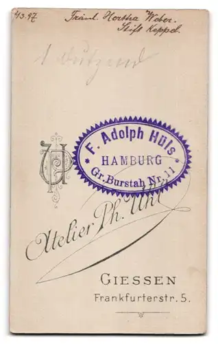 Fotografie Atelier Ph. Uhl, Giessen, junges Frl. Hertha Weber im hellen Kleid, 1897