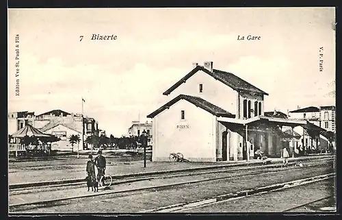 AK Bizerte, La Gare, Bahnhof von der Gleisseite