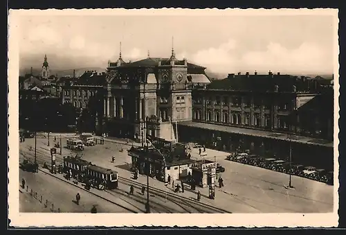 AK Brünn / Brno, Nádrazi, Bahnhof mit Strassenbahn