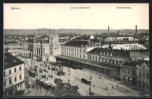 AK Brünn / Brno, Central-Bahnhof und Bahnhofsplatz aus der Vogelschau