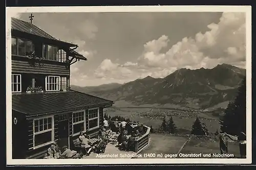 AK Oberstdorf, Hotel Schönblick mit Blick auf Ort und Nebelhorn