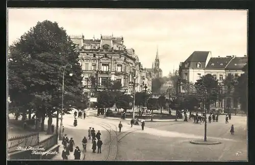 AK Aachen, Passanten auf dem Kaiserplatz