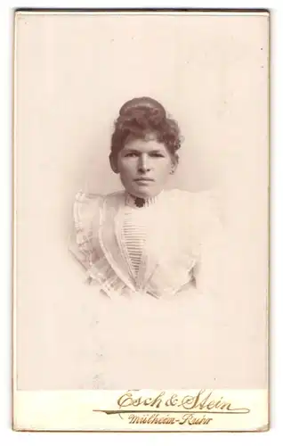 Fotografie Esch & Stein, Mülheim a / d. Ruhr, Portrait bürgerliche Dame mit Hochsteckfrisur