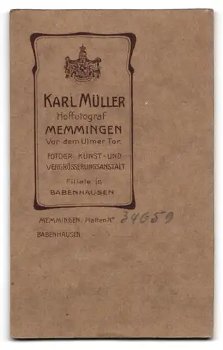 Fotografie K. Müller, Memmingen, Portrait lächelndes Kleinkind mit Pausbacken