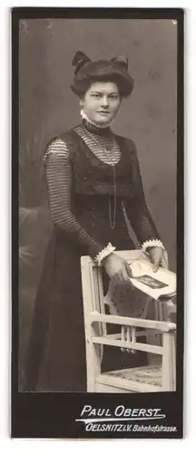Fotografie Paul Oberst, Oelsnitz i/V, Portrait junge Dame mit Haarschleife